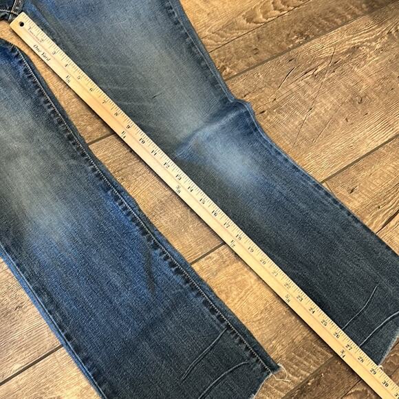 Levi's Women's Demi Curve Distressed Skinny Boot Medium Wash Size 28 - Picture 3 of 7